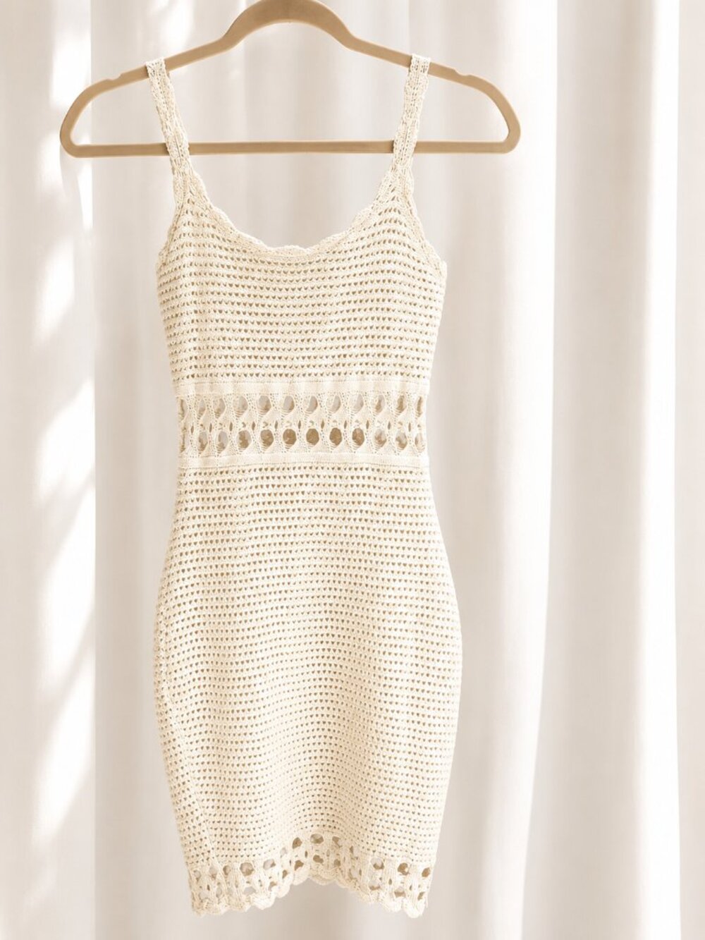 GUESS Ivory Crochet Bodycon Mini Dress Open Knit Waist Lined XS - Picture 3 of 4